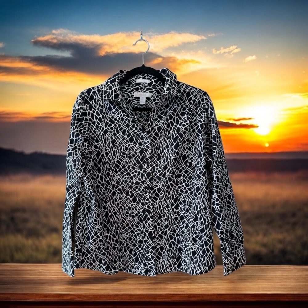 Chico’s No-Iron Black & White Cobblestone-like Print Long Sleeve Shirt